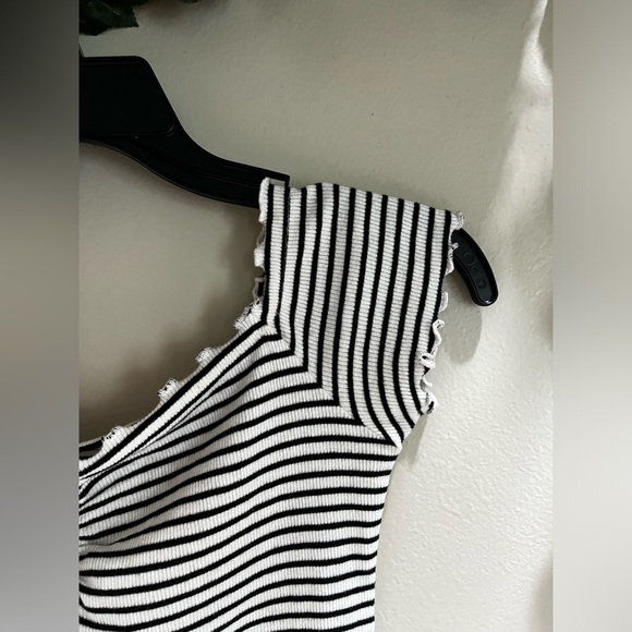 Hollister Striped Crop Top - Picture 3 of 6